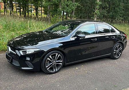 Mercedes-Benz A 200 d 8G-DCT Style
