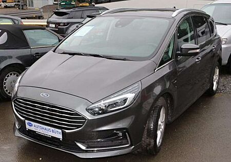Ford S-Max Titanium