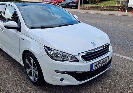 Peugeot 308 Style Panoramadach AHK PDC Kamera Navi SHZ