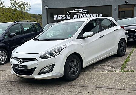 Hyundai i30 /Navi/R.Kamera/Eu-5/Tüv 09.2026