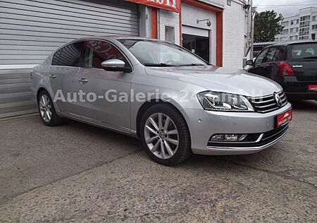 VW Passat Volkswagen 1,8i Highline Autom, Navi, Leder