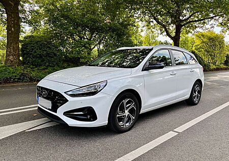 Hyundai i30 Kombi 1.6 CRDI DCT Intro