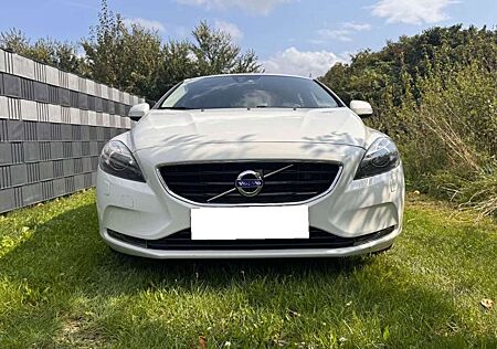 Volvo V40 D2 D