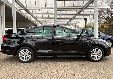 VW Jetta Volkswagen VI Highline*Ky-Go*Leder*Navi*PDC*KlimaT*Te