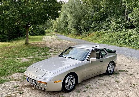 Porsche 944 Turbo