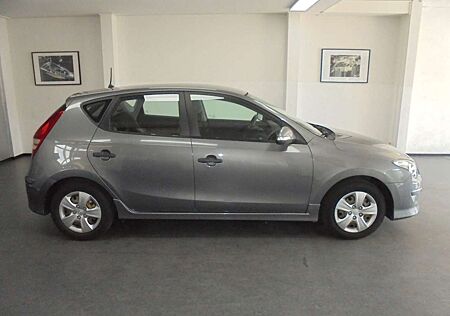Hyundai i30 1.4 Classic Klima TÜV 04/2027