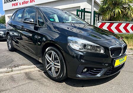 BMW 220 i Active Tourer Sport Line / 1. Hand / Pano