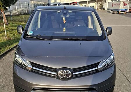Toyota Pro Ace Proace 2,0-l-D-4D L2 (8-Si.) Autm. Verso Team Deutschland