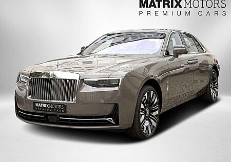 Rolls-Royce Ghost Series ll Theatre Picnic BeSpoke Massage