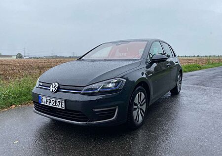 VW e-Golf Volkswagen Wärmepumpe/CCS/Anhängerkupplung/neue Reifen