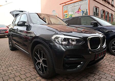 BMW X3 xDrive 20 i Advantage AHK KAMERA NAVI