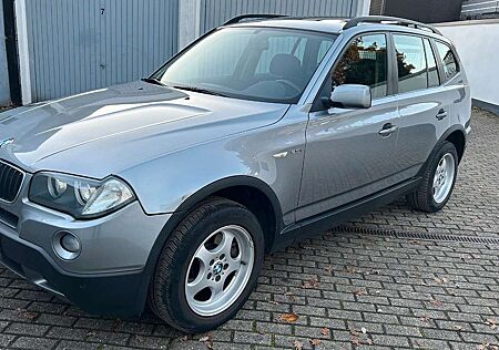 BMW X3 2.0i Allrad / Klima / Panoramadach