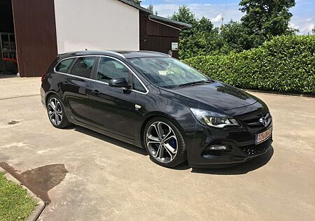 Opel Astra J OPC Line 1.6 ECOTEC
