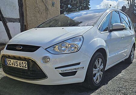 Ford S-Max Titanium