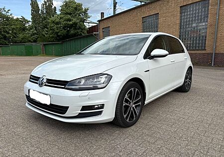 VW Golf Volkswagen Lounge BMT