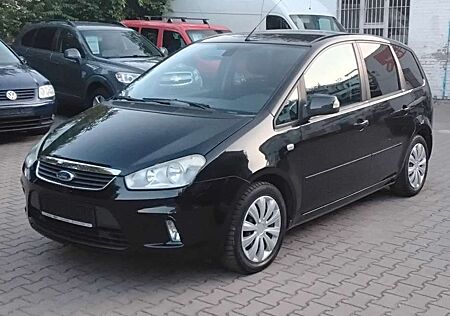 Ford C-Max Titanium. Automatikgetriebe