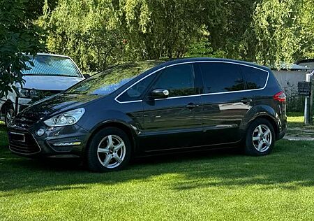 Ford S-Max 2.2 TDCi DPF Titanium