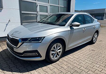 Skoda Octavia 2,0 TDI Limo Style/1.HD/MwSt/AHK/SHZ/LED
