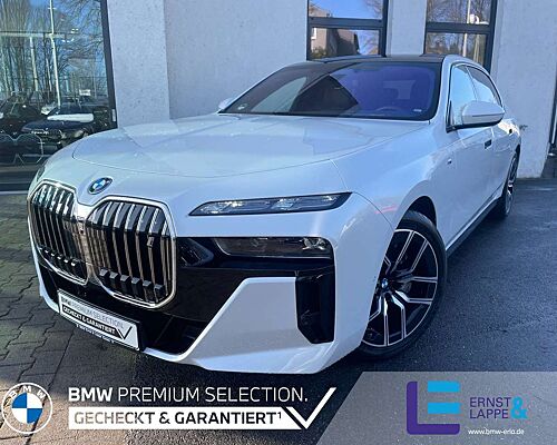 BMW i7 xDrive60 M Sport || Sky Lounge DrivingAssProf