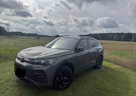 VW Tiguan Volkswagen 1.5 eTSI OPF DSG R-Line