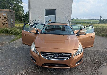 Volvo V60 D5 AWD Geartronic Summum