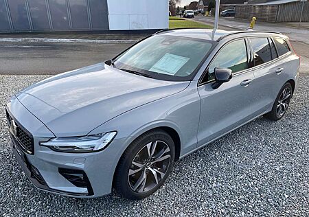 Volvo V60 B4 Benzin Plus Dark