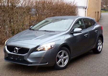 Volvo V40 T3/Navi/PDC/SHZ/AHK/Multi./6.Gang/Tempomat