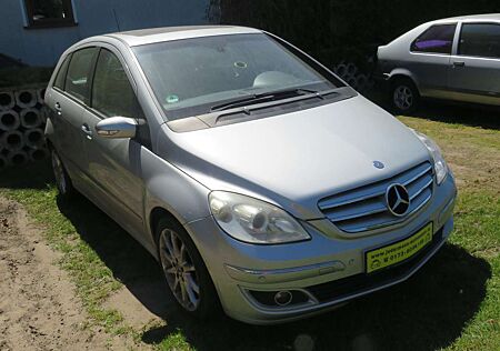 Mercedes-Benz B 200 CDI (245.208)