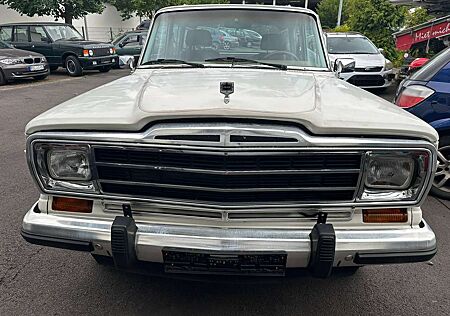 Jeep Wagoneer