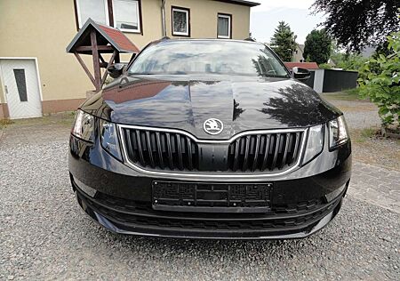 Skoda Octavia Ambition Combi DSG+TOP Ausst.