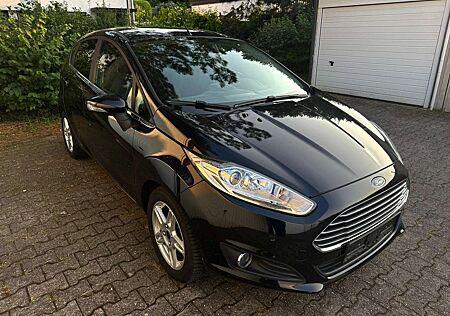 Ford Fiesta Titanium - TÜV-, Service-, Zahnriemen-, Neu -