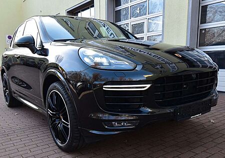 Porsche Cayenne Turbo S Panorama Keramikbremse Burmester