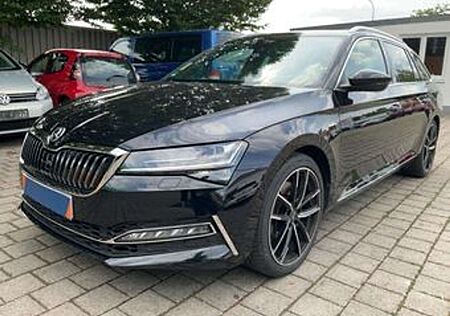 Skoda Superb Combi L&K 4x4 Panoramad.+AHK+Szandhzg.