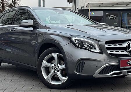 Mercedes-Benz GLA 180 TÜV AU NEU*KLIMA*PDC*BLUETOOTH*LEDER*NAVI*