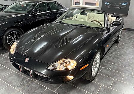 Jaguar XKR S/C Cabriolet 2. Hand LederBeige Xenon Histo