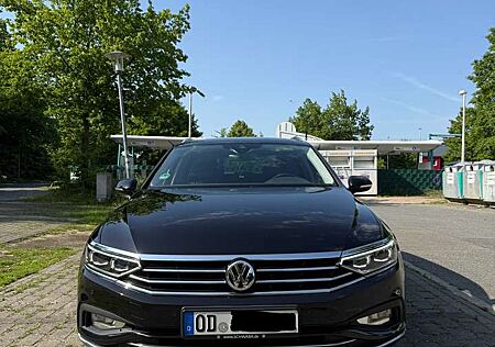 VW Passat Variant Volkswagen 2.0 TDI SCR DSG Elegance