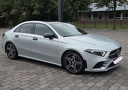 Mercedes-Benz A 200 Amg Night Acc Headup 360 Ausstattungs-Paket +