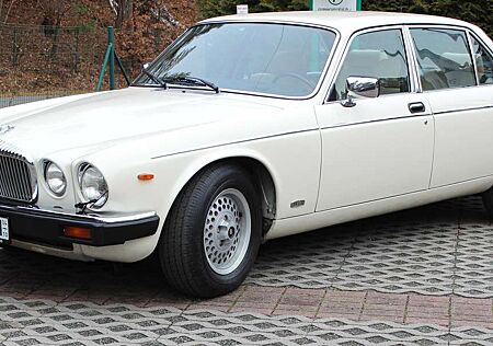 Jaguar XJ12 XJ 12, Oldtimer, Daimler Double Six