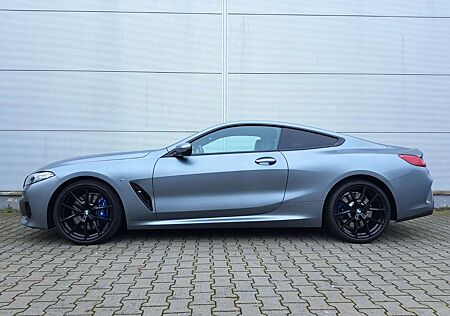 BMW 840 d xDrive M Sport (Frozen Bluestone/Laser)