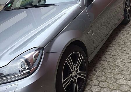 Mercedes-Benz C 220 Mercedes Benz C220 Coupe CDI AMG Optik AUTOMATIK