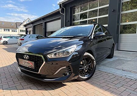 Hyundai i30 Select 2.Hand 8-Fach Klima Navigation Euro 6