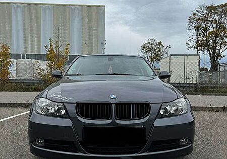 BMW 320i 320 e90