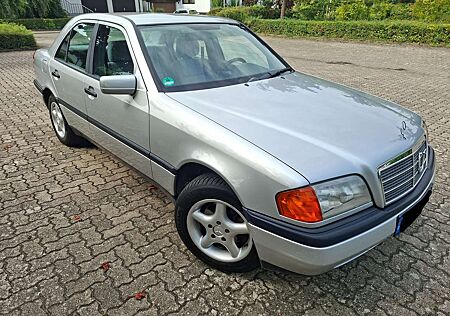 Mercedes-Benz C 180 Classic