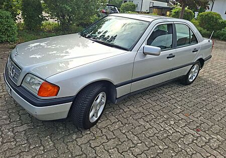 Mercedes-Benz C 180 Classic