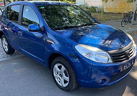 Dacia Sandero 1.2 16V Laureate 1.Hand 95TKM Scheckheft Klima