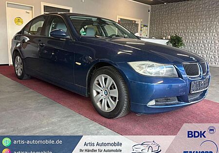 BMW 318 i 1. HAND*SITZHEIZUNG*PARKSENSOREN