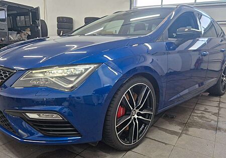 Seat Leon ST Cupra 300 4Drive Virtual LED Navi Kamera