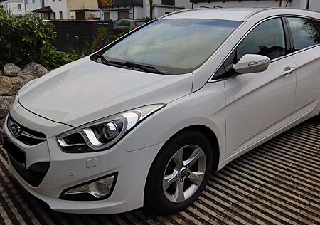 Hyundai i40 gebraucht kaufen Hyundai i40 i40cw 1.6 Comfort