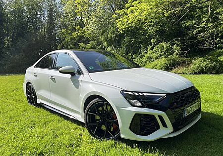 Audi RS3 2.5 TFSI quattro