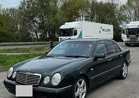 Mercedes-Benz E 300 TD Avantgarde Om606